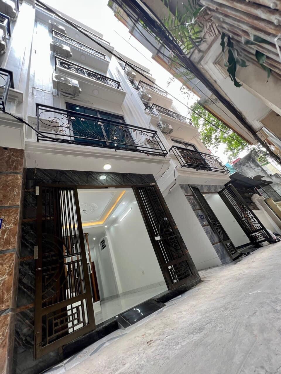 CHDV MẶT NGÕ PHẠM VĂN ĐỒNG,BTL, 40M*5T, MT 4M, BAGAC TRÁNH, LÔ GÓC, 9PNKK, CHÀO 6,99 TỶ