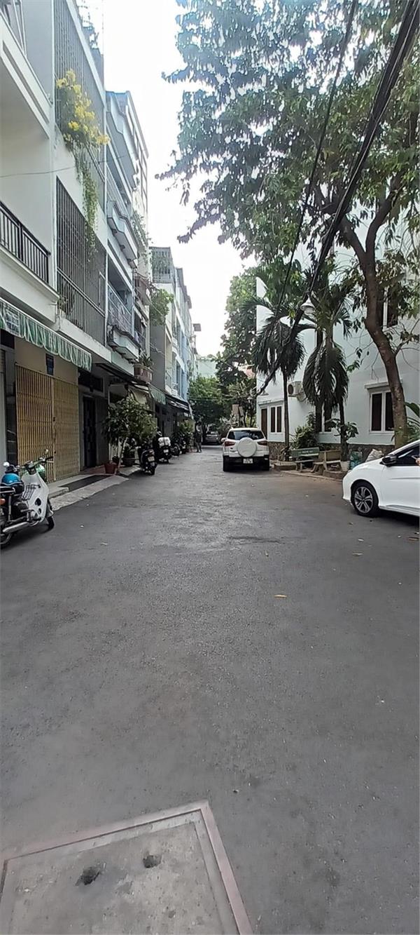 GẤP BÁN - NHÀ ĐẸP 5 TẦNG - 2 MẶT HẺM Ô TÔ - PHAN VĂN TRỊ - P10 - KHU VIP CẠNH BÊN CITYLAND - P10 - GÒ VẤP. GIÁ CHỈ 10.5