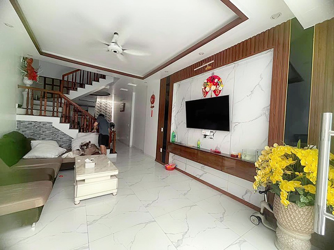 Bán nhà Vĩnh Tiến - Lê Chân, diện tích 54m 4 tầng đẹp như mới, GIÁ 3.25 tỉ ô.tô tận cửa