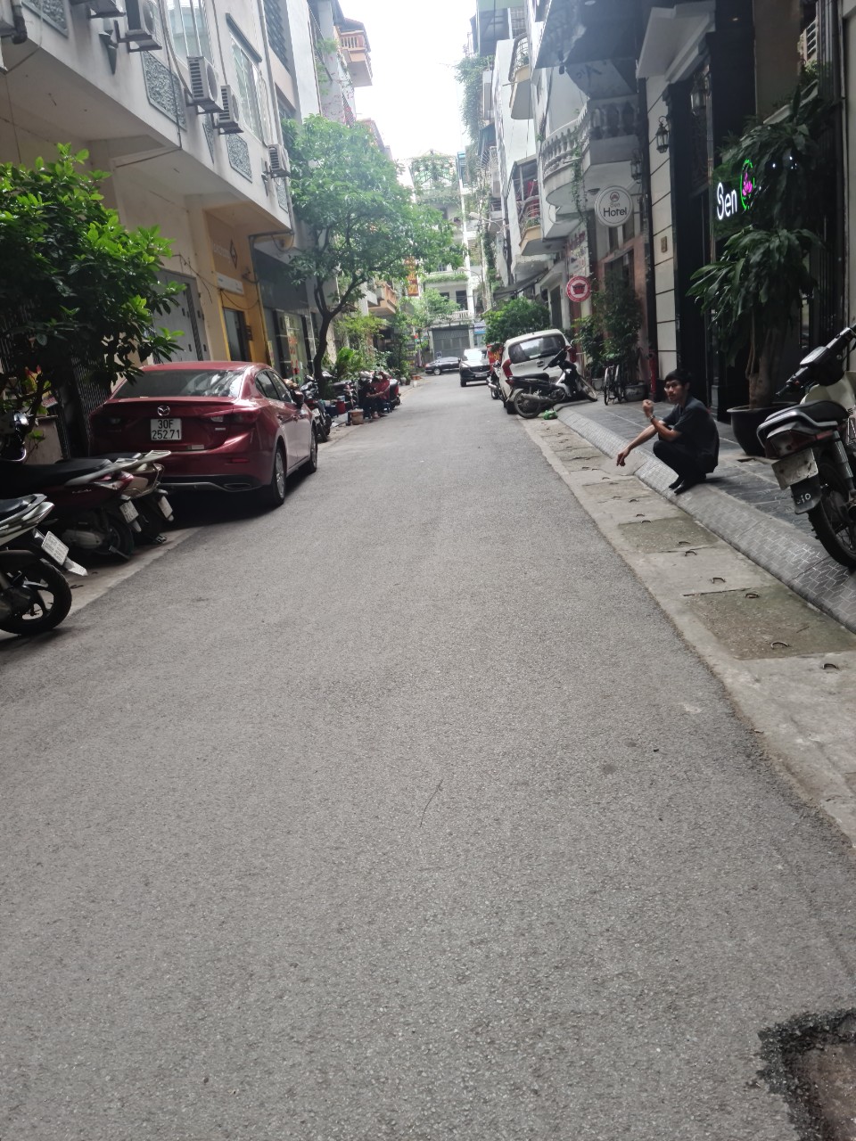 KHÁCH SẠN NỘI THẤT 3*-LÊ VĂN THIÊM -THANH XUÂN-DOANH THU 250TR/TH