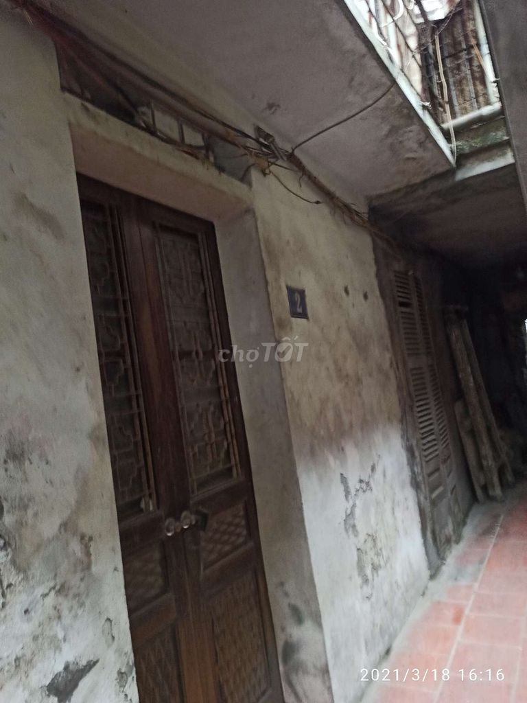 Chính chủ cần bán căn nhà 2 tầng tại Đê La Thành.