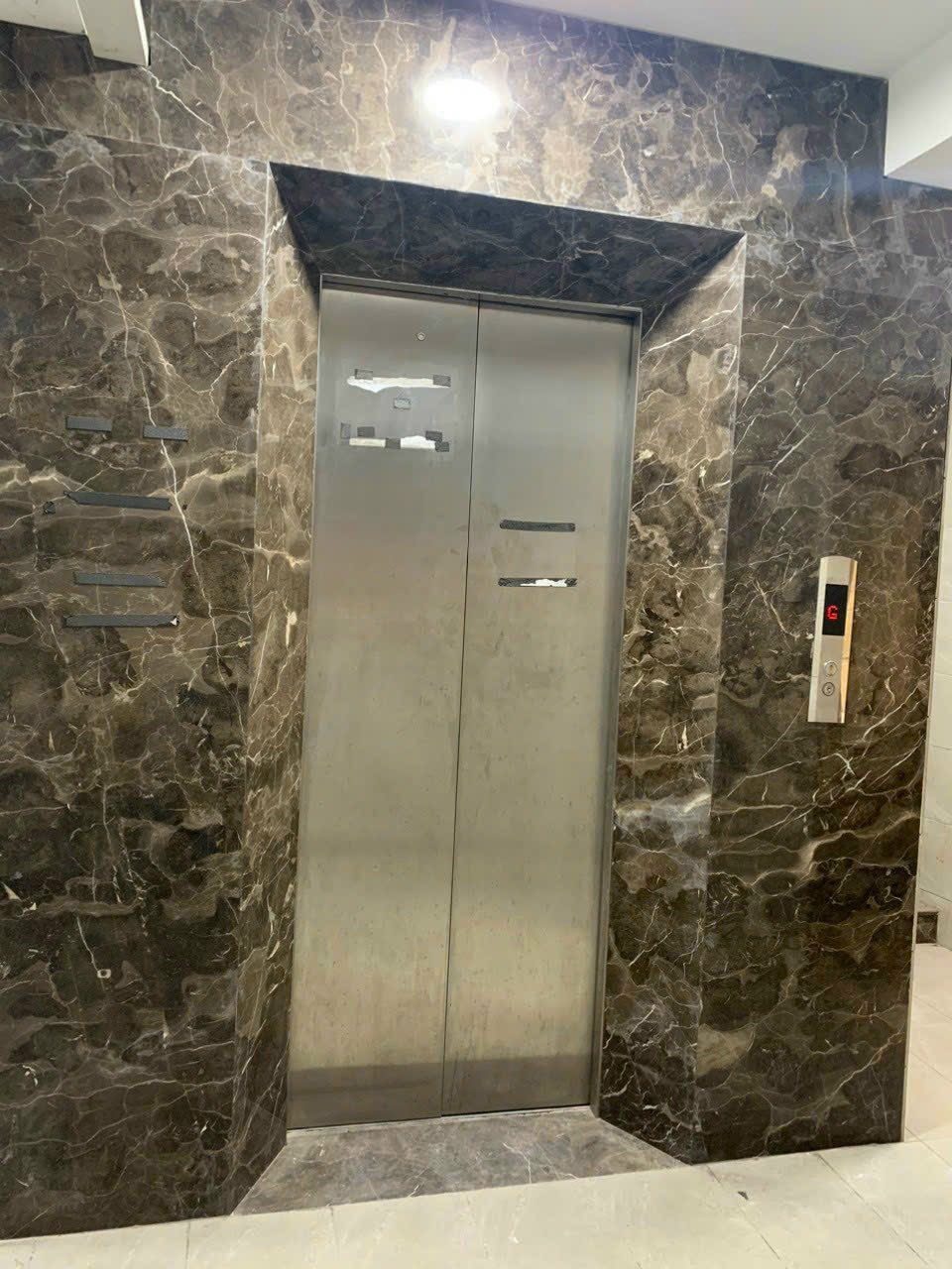 Cho thuê nhà mặt tiền Nguyễn Văn Tiết, Thủ Dầu Một Diện tích 608m2, 6 tầng, thang máy Thích hợp văn phòng, thẩm mỹ