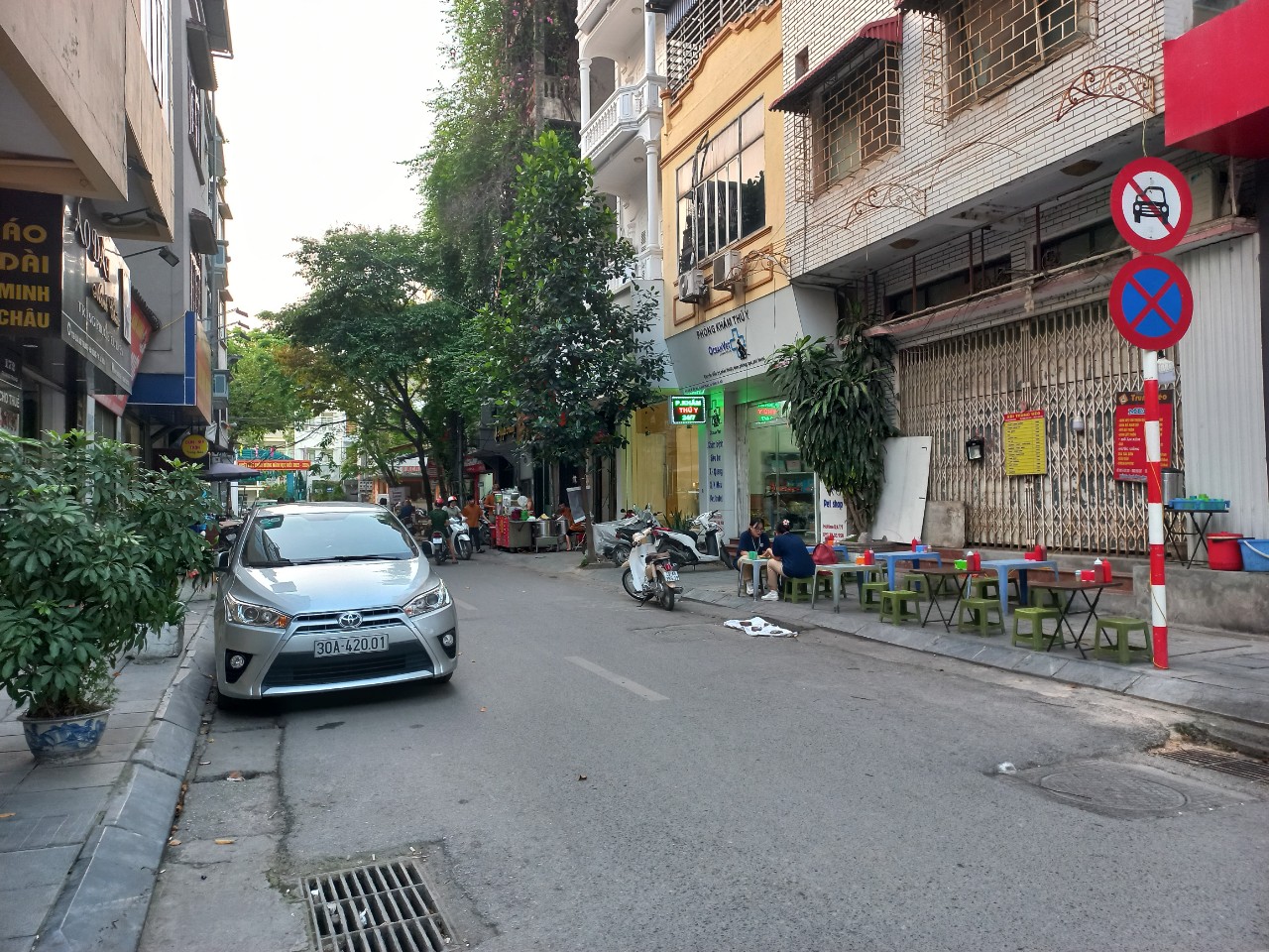 SIÊU HIẾM! MẶT NGÕ PHÂN LÔ-BẾ VĂN ĐÀN-HÀ ĐÔNG- OTO ĐỖ CỬA- GẦN TRƯỜNG, TRẠM, CHỢ