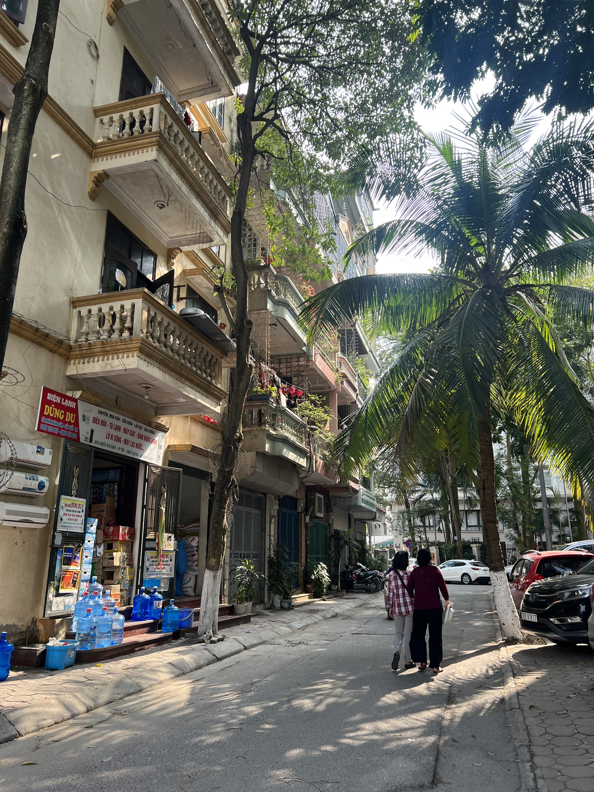 bán nhầ mặt phố Hoàng Sâm 54m2, 12,5 tỷ kinh doanh buôn bán mọi mô hình