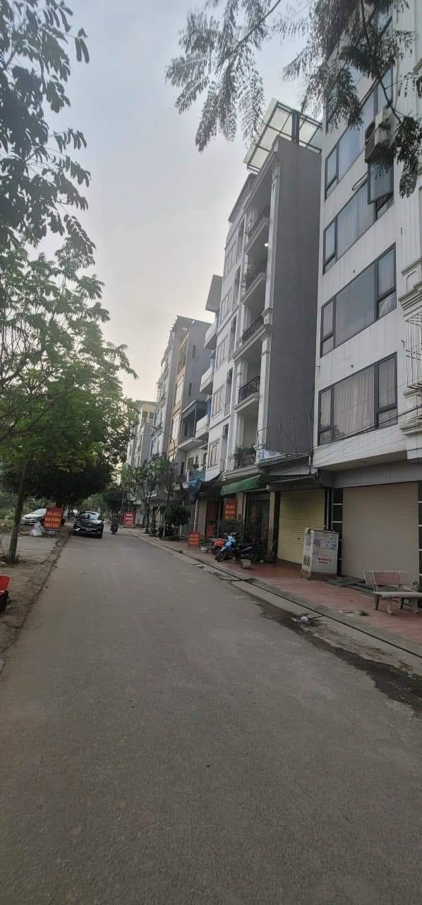 Bán nhà 5 tầng Liền kề Dương Nội 50 m mt 4m phân lô vỉa hè ô tô tránh kd văn phòng 8 tỷ 8