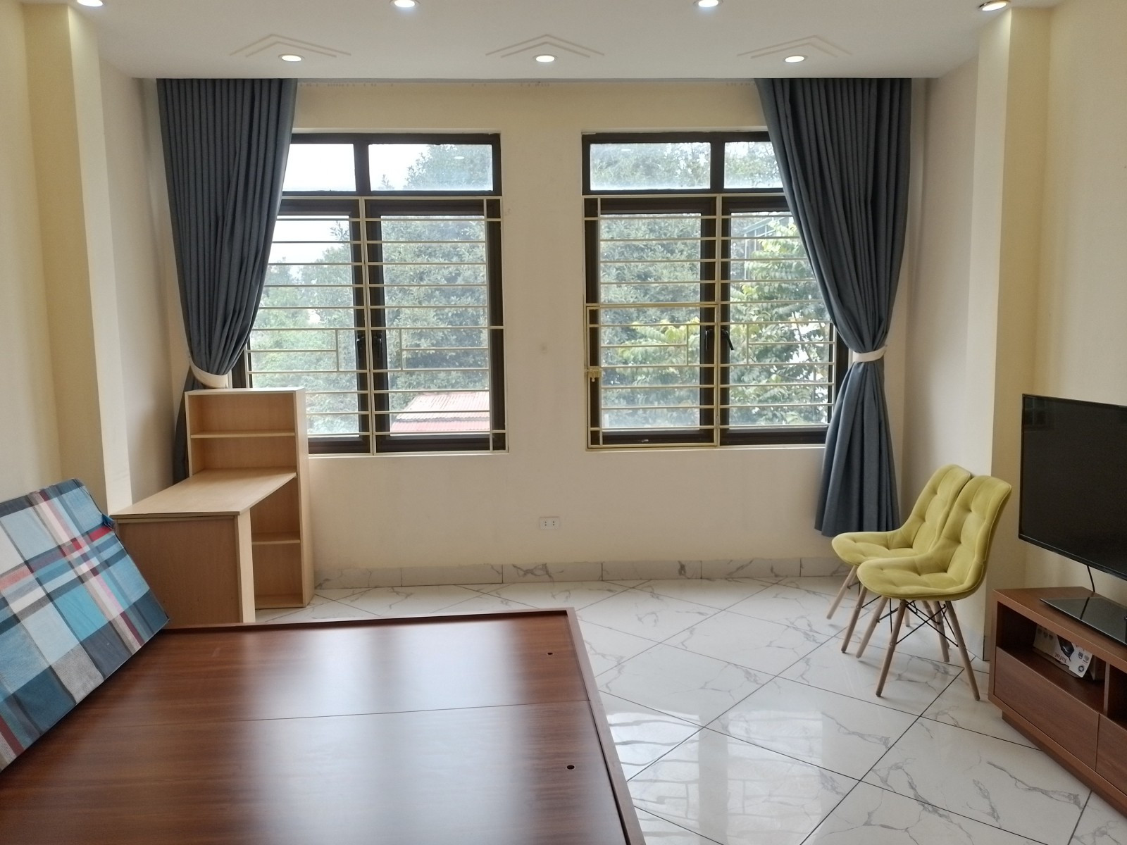 Cho thuê nhà mới chính chủ 80m2x4T, KD, VP, Nhà hàng, Đội Cấn-20Tr