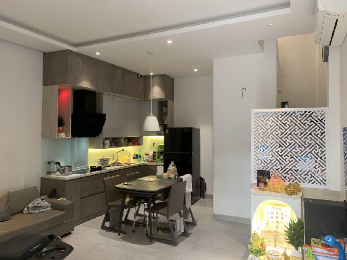 Chủ định cư, giảm sock 900tr nhà Lạc Long Quân 48m2 4 tầng chỉ 6.2 tỷ q11