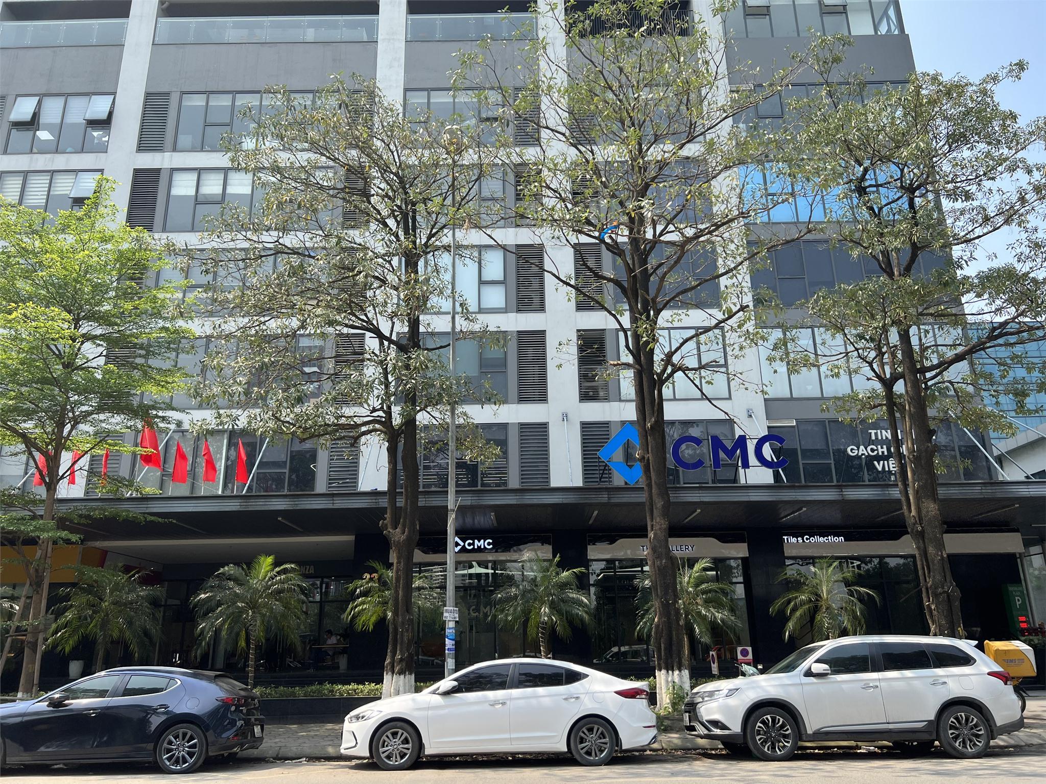 Bán Shophouse Mặt Phố Duy Tân .Đang Cho HDbank thuê 281trieu 1 tháng