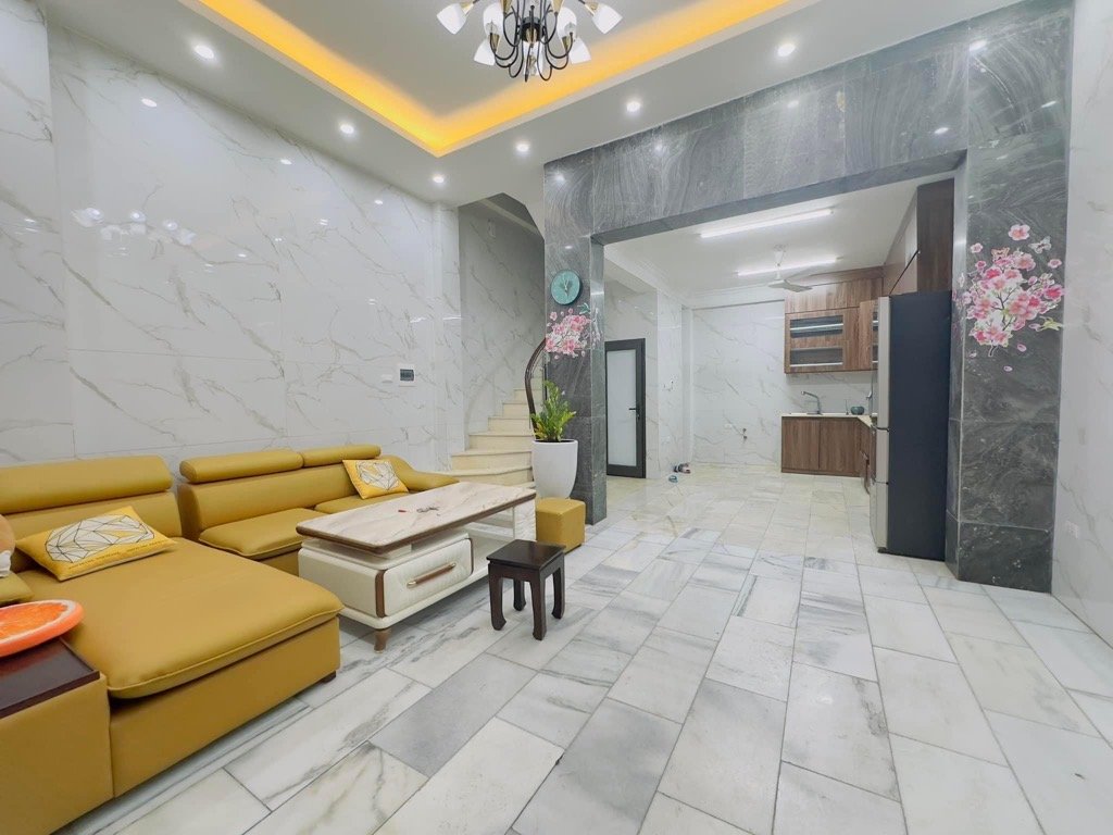 NHÀ ĐẸP Ở NGAY - MẶT NGÕ THÔNG - CÁCH Ô TÔ TRÁNH 20M - TẶNG FULL NỘI THẤT