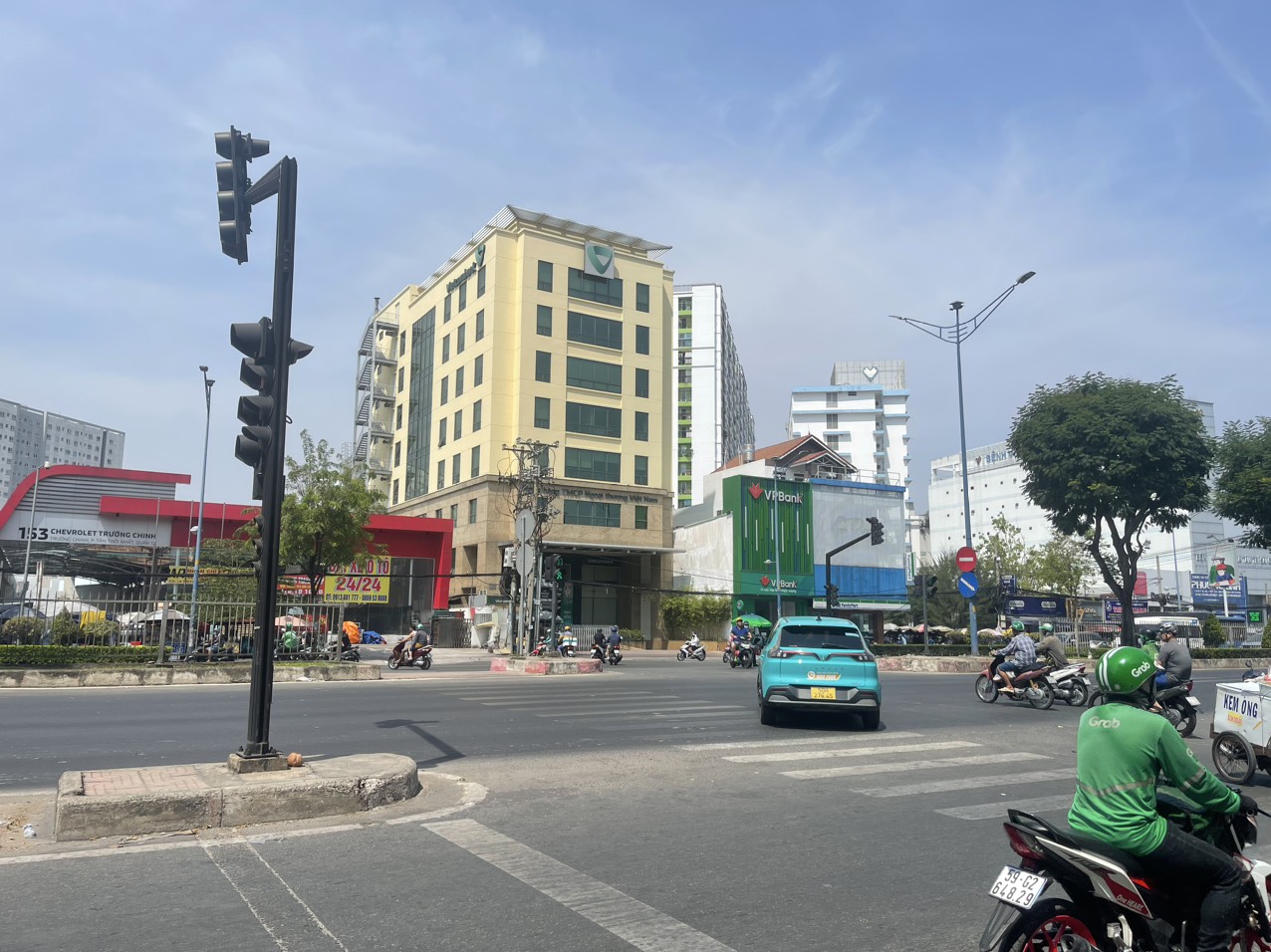 BÁN NHÀ MT THƯƠNG HIỆU .MT TRƯỜNG CHINH GIÁ CHỈ 250TR/M2