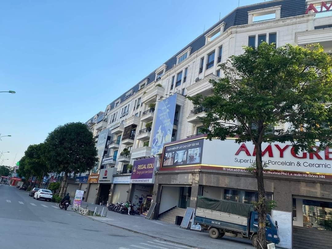 Lô shophouse Văn Khê, Khu Đô thị Văn Phú 126 m 7 tầng nổi 1 hầm mt 7.0 m giá hơn 30 tỷ