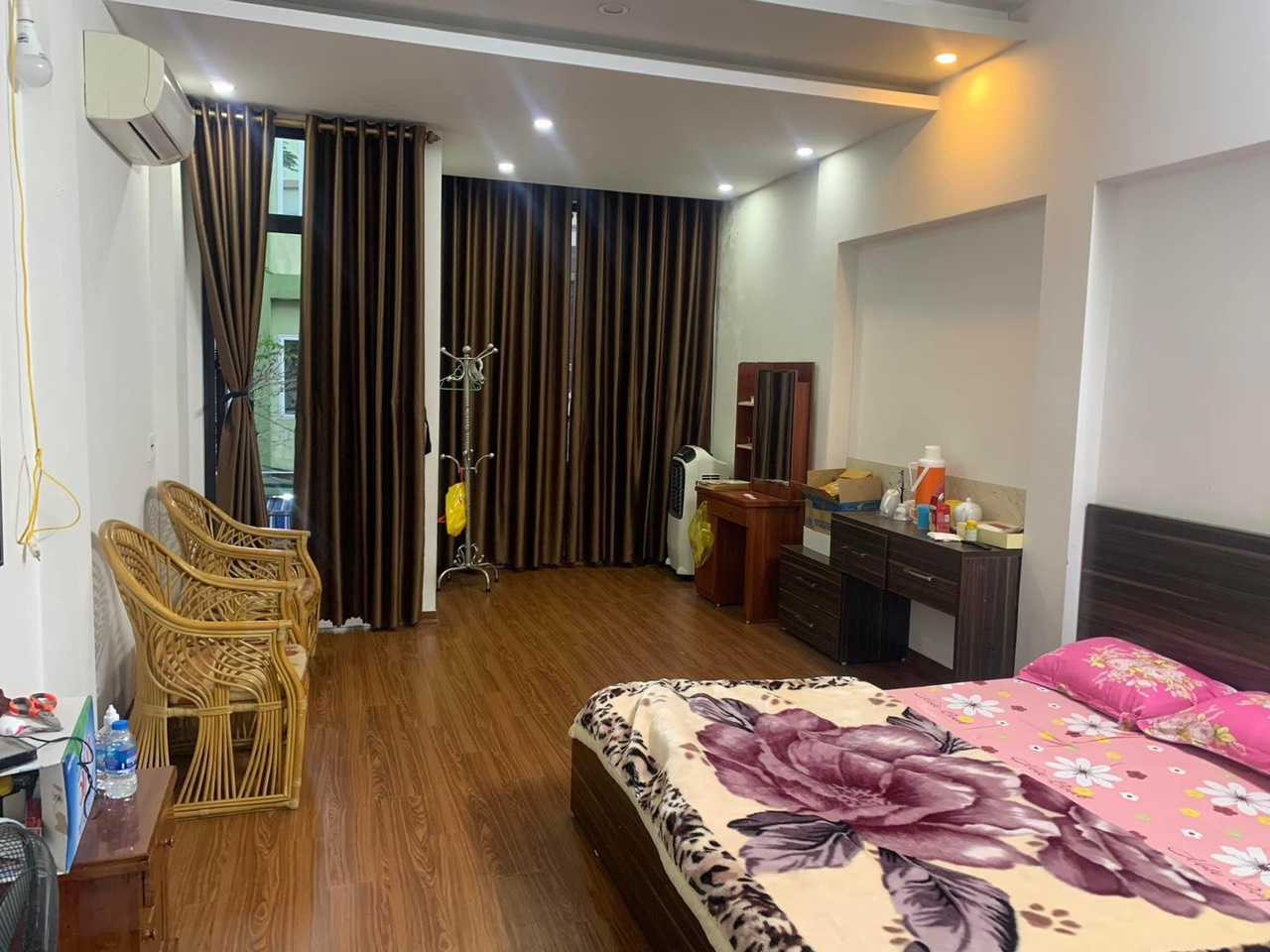 Bán nhà 3 tầng 84m2 mặt đường Chùa Hàng, Lê Chân, Hải Phòng. 10 tỷ vị trí đẹp