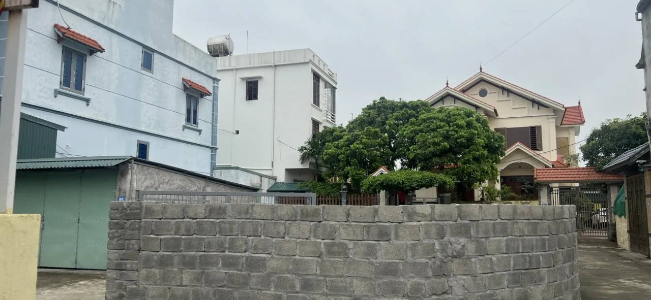 BÁN GẤP LÔ ĐẤT TẠI TT TIỀN HẢI. DT180,5M2, GẦN TRƯỜNG HỌC, CHỢ VÀ CÁC TIỆN ÍCH KHÁC