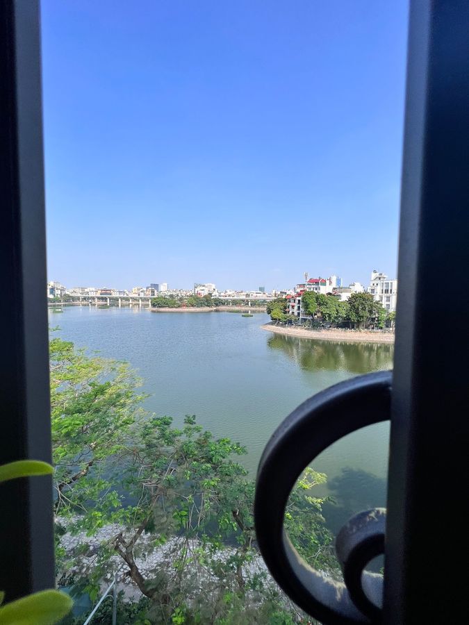 - Bán nhanh nhà mặt đường Mai Anh Tuấn, Đống Đa. Diện tích 63m2*6T, mặt tiền 3.5m, giá 19.9 tỷ.