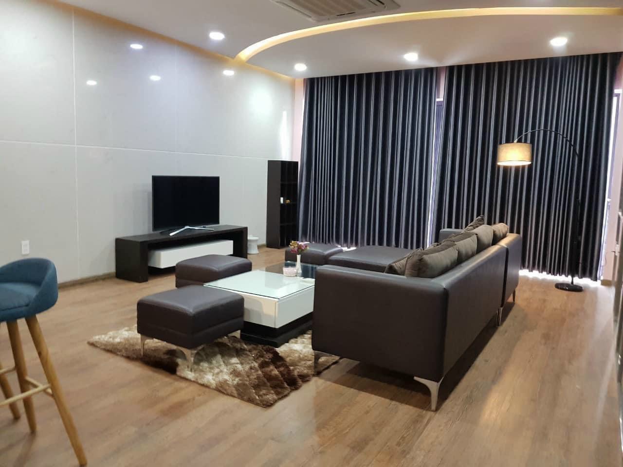 CÓ SẴN - Cho thuê nhà mặt tiền 3 tầng full nội thất Lý Thánh Tôn - Nha Trang, dọn vào ở ngay