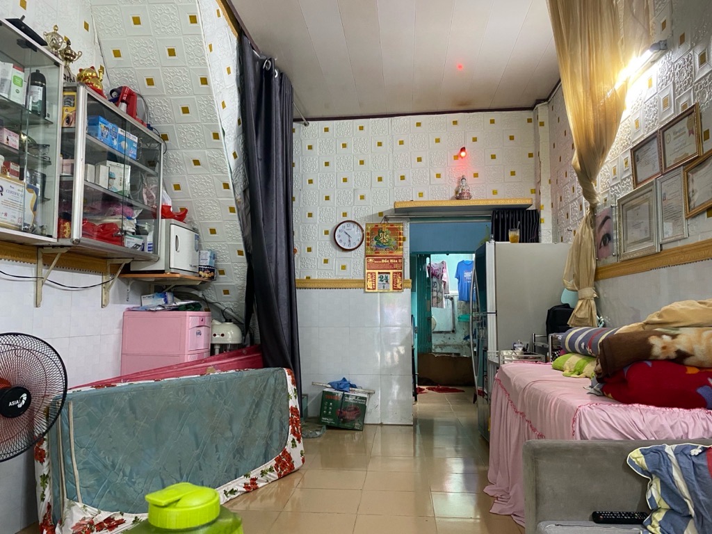 1 CĂN RA MẶT TIỀN LẠC LONG QUÂN - VỪA Ở VỪA KINH DOANH 2 MẶT HẺM TRƯỚC SAU - TƯƠNG LAI 3 MẶT TIỀN - XE HƠI ĐỔ CỬA HẺM