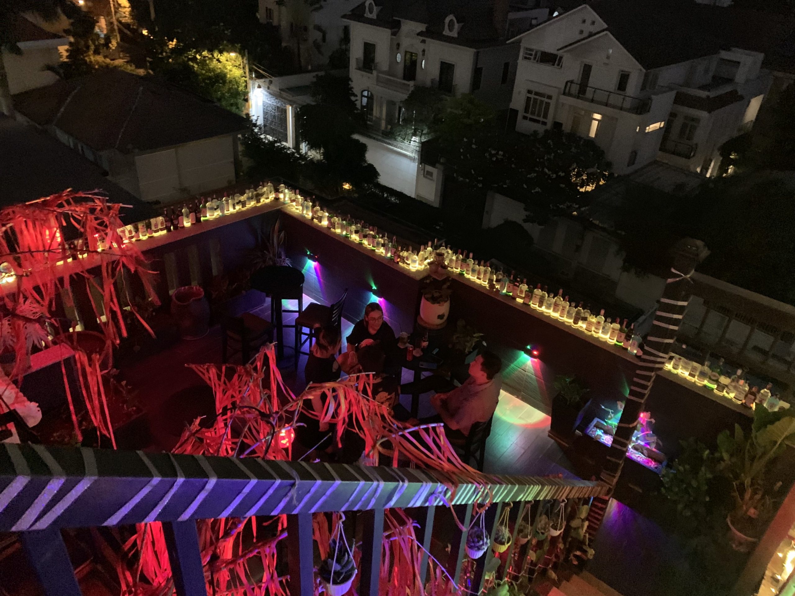 Quận 2 Khu Vip Thảo Điền , Sang Quán Bar – Loughe Rooftop, MT 79 quốc hương p thảo điền, Tel : 0928698229 ( Chính
