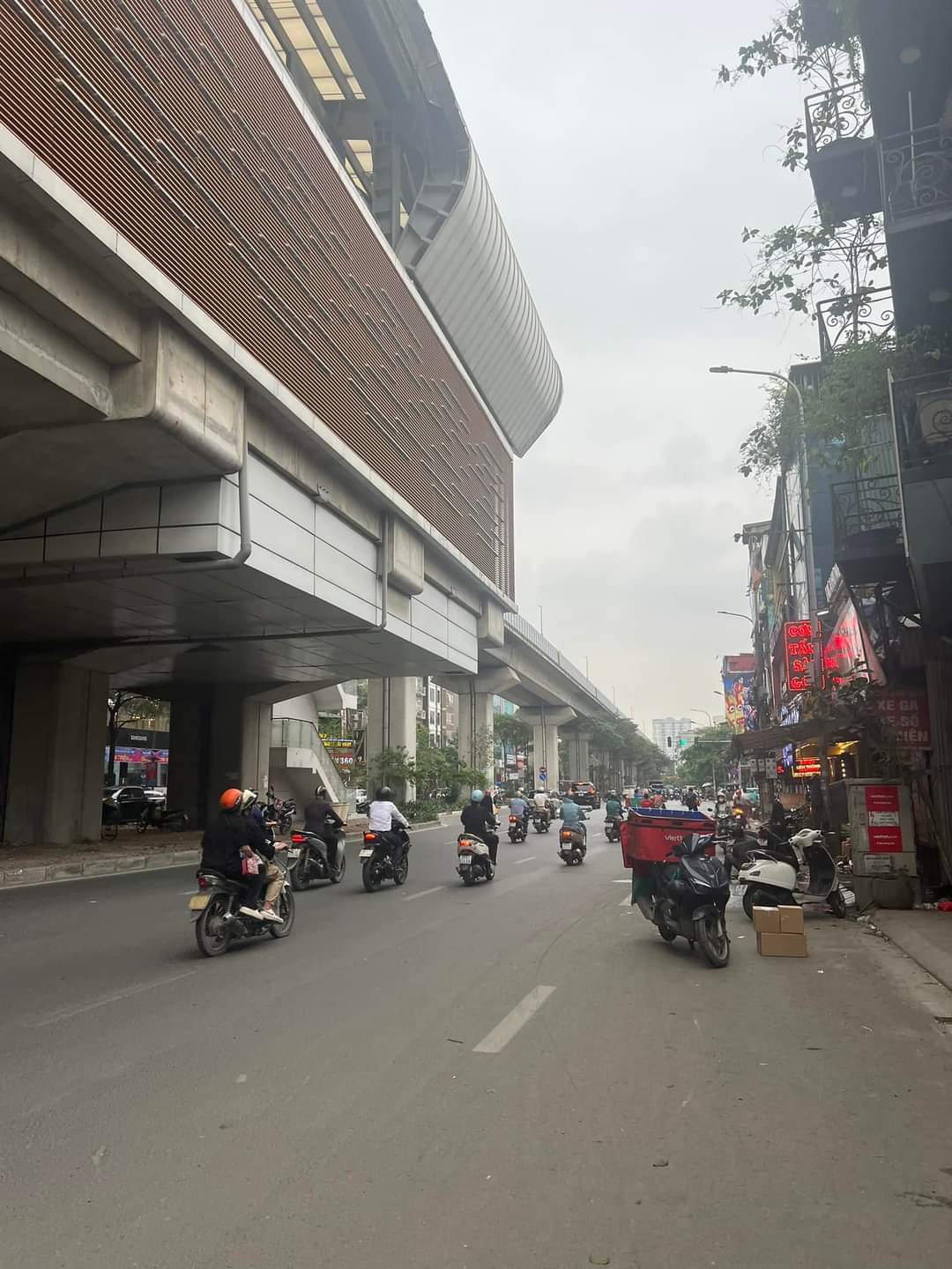 Siêu Phẩm Mặt Phố Hoàng Cầu, Gần Quận Ủy Đống Đa. 246m x 3T. Giá 89 tỷ