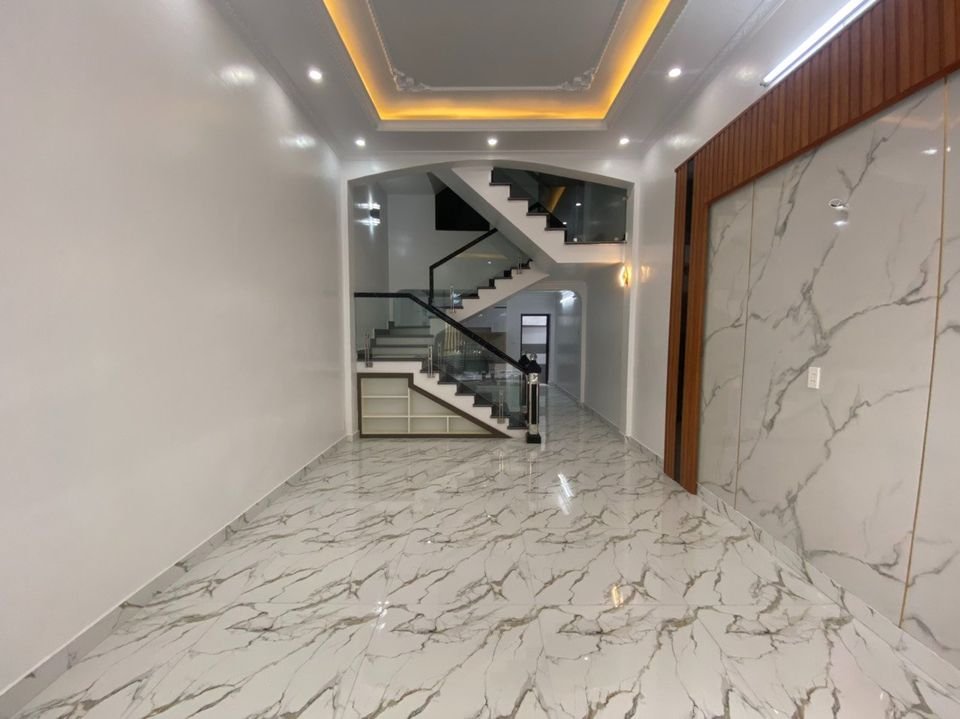 Bán nhà ngõ Nam Pháp - Lạch Tray, diện tích 59m 3 tầng GIÁ 3.3 tỉ có sân cổng riêng