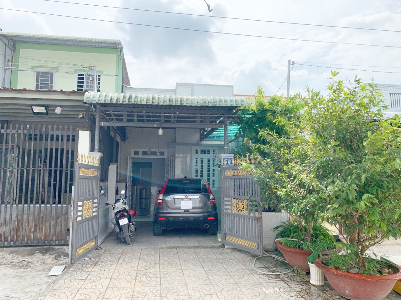 752 Nhà Chỉ : 5, 5 triệu/tháng Cho thuê nhà có nội thất kdc Bình Nhựt có sân đậu ô tô