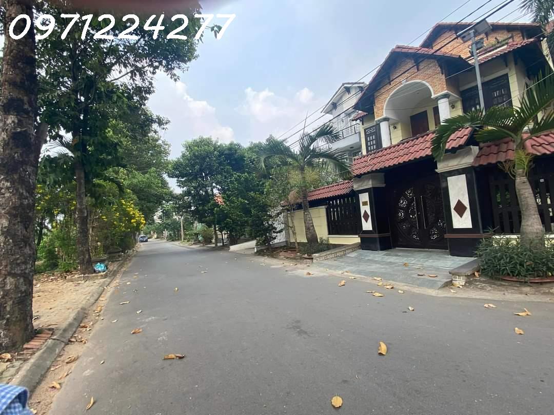 CẦN BÁN GẤP CĂN BIỆT THỰ - ĐƯỜNG SỐ 15 - HIỆP BÌNH CHÁNH - THỦ ĐỨC = 224M2 ( 10 X 24 ) 4 TẦNG - 4PN