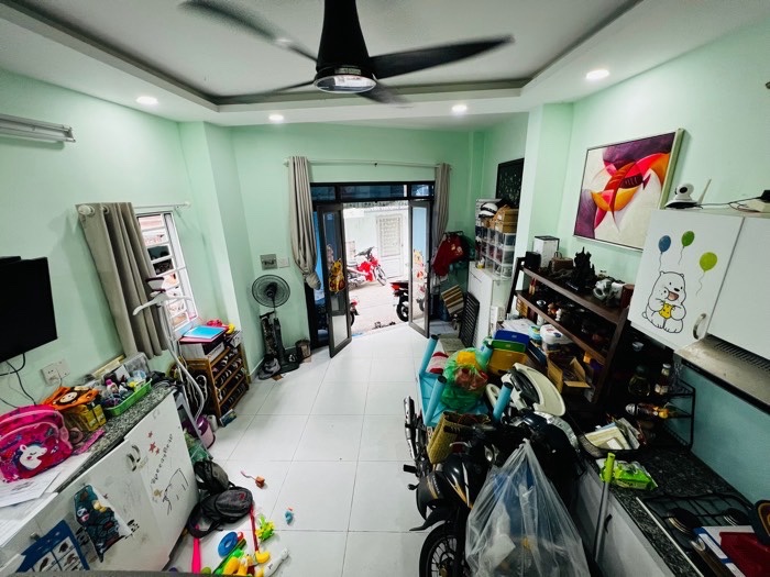 Bán nhà 2 MẶT TIỀN Trần Bình Trọng, Giáp Bình Thạnh-3 TẦNG - 50m² - Chỉ 4.5 tỷ**