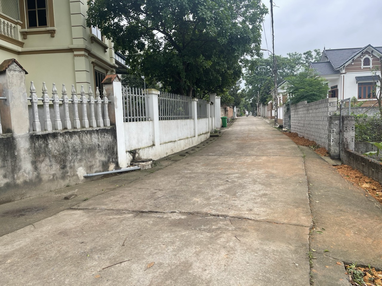 Ngộp bank- chính chủ -Bán đất 173m2 tặng nhà, cách QL6-1km thuộc xã Đông Sơn, Chương Mỹ, Hà Nội