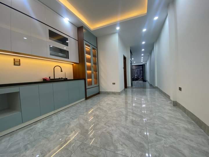 NGUYỄN VĂN CỪ- LÔ GÓC - THANG MÁY - Ô TÔ ĐỖ CỬA VÀO NHÀ - NHÀ ĐẸP DÂN XÂY - CẠNH CHUNG CƯ