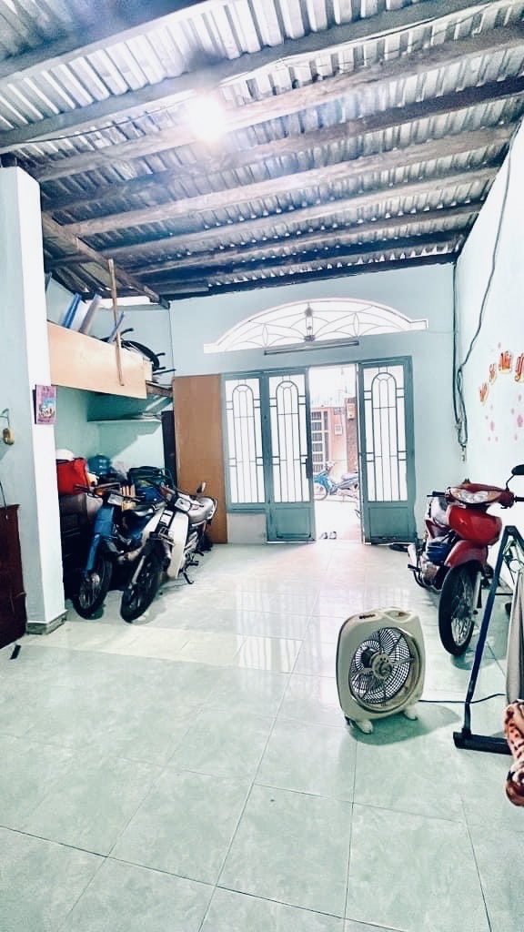 Bán nhà Lê Đình Cẩn, Tân Tạo Bình Tân - 72m2 - cấp 4 tiện xây lại - chỉ 4.2 tỷ