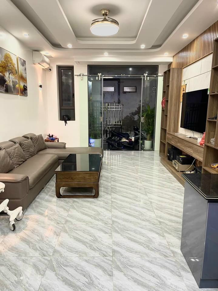 Bán nhà Miễu Hai Xã, diện tích 46m 4 tầng độc lập ngõ cực nông GIÁ 2.99 tỉ đẹp lung linh