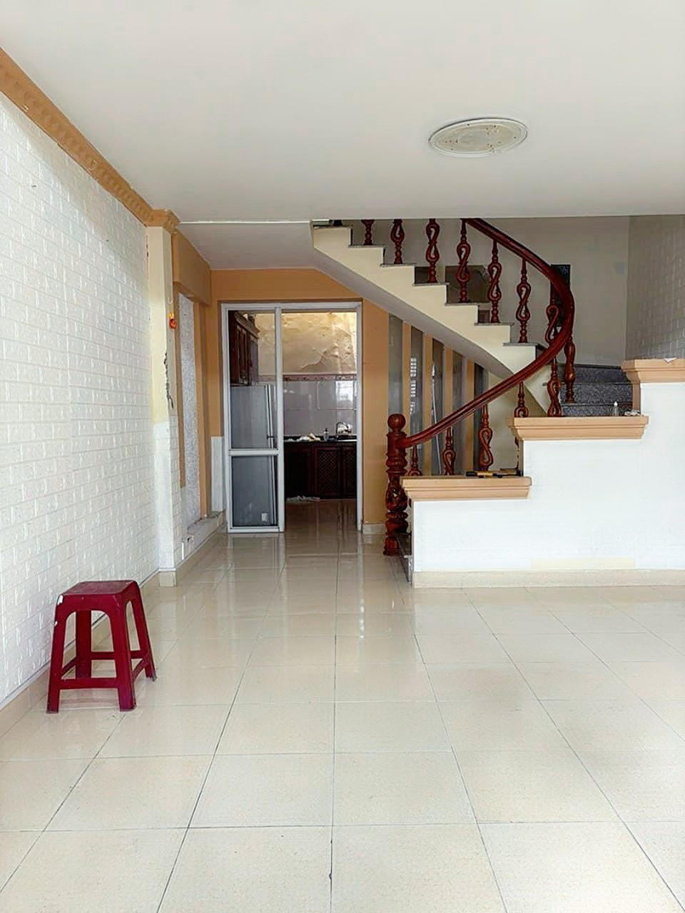 Bán nhà Lạch Tray ngay hồ An Biên, diện tích 58m 1.5 tầng GIÁ 2.5 tỉ vị trí đẹp