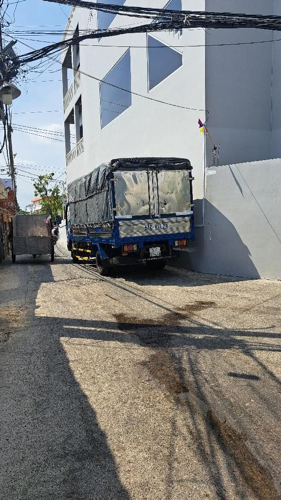 Hẻm xe hơi tải cách Mặt Tiền 18m DT Ngang 4.1 x 11 m chỉ 7 tỷ