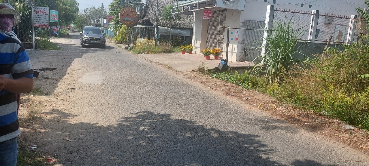 Hạ giá 3 tỷ 8 còn 3 tỷ 3, bán nhanh lô đất tại Vĩnh Thanh , Nhơn Trạch