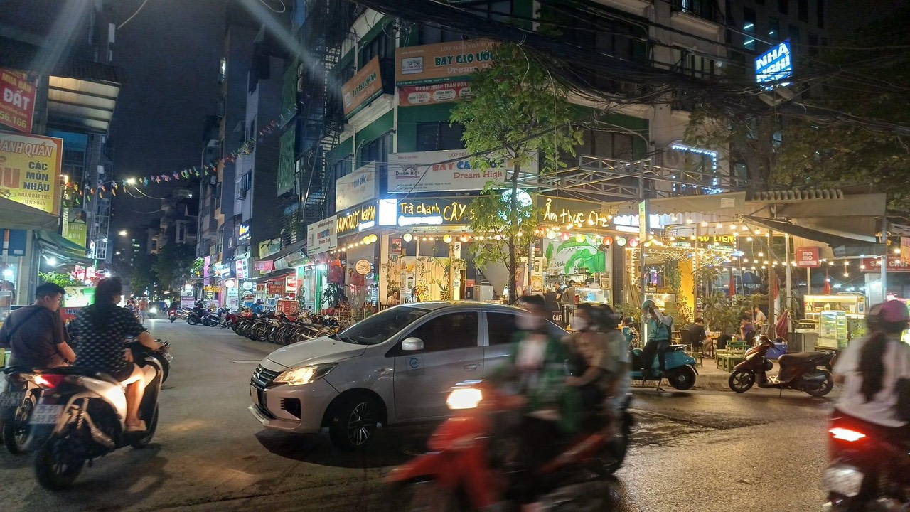 Bán nhà Triều Khúc 42m 6 tầng đang cho thuê 15 triệu 2 mặt phố ô tô tránh giá 12 tỷ