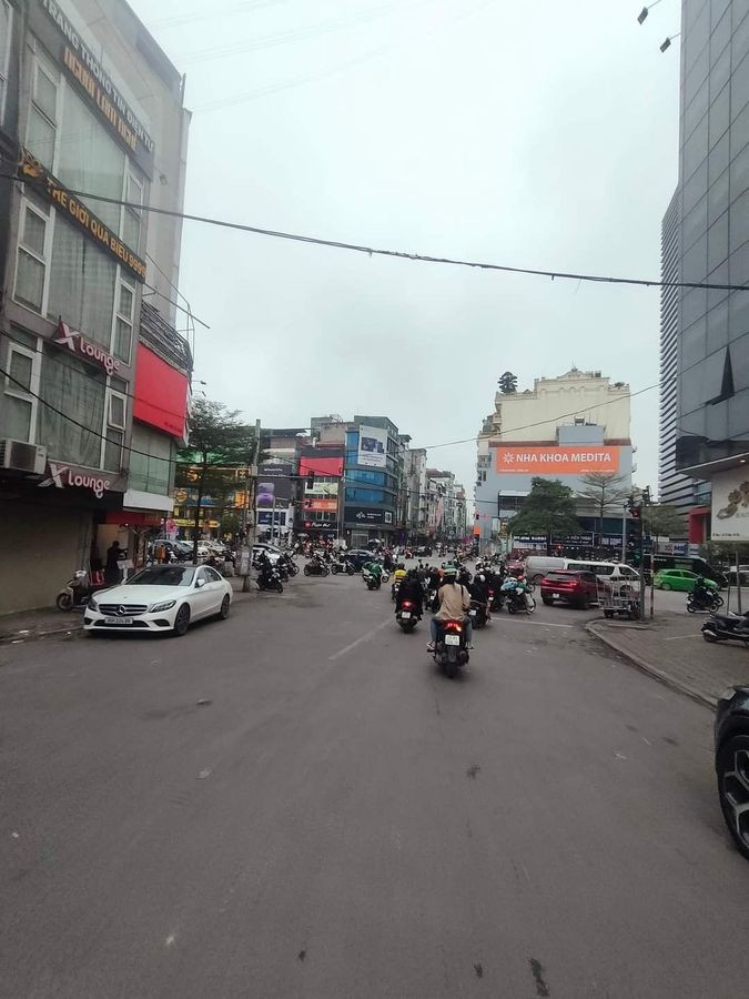 Bán Nhà Đống Đa Trung Phụng NHà Vừa ở Vừa cho Thuê Dòng tiền 35 Tr / tháng DT 80m 7 tầng Giá 7,6 Tỷ