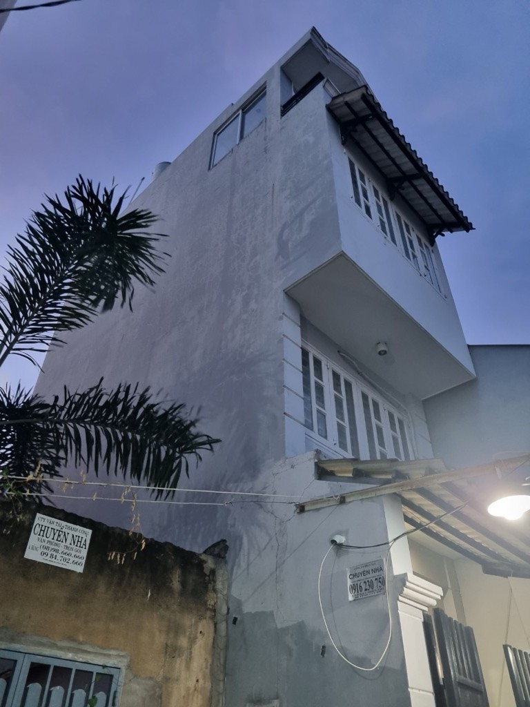 NHÀ ĐÚC BTCT CÁCH MẶT TIỀN ĐƯỜNG SỐ PHƯỜNG TÂN QUY Q7 CHỈ 10 MÉT – NHỈNH 3 TỶ