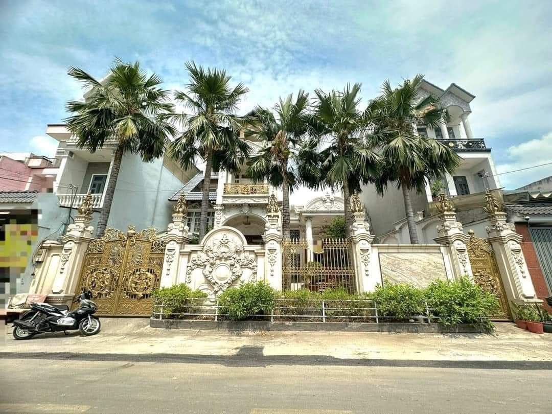 Bán biệt thự 4 tầng siêu hiếm siêu vip nhất nhì Hóc Môn - 8x21- Chỉ 9,999 tỷ