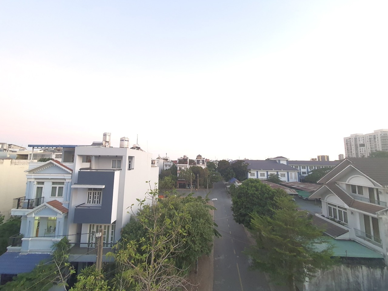 Mua bán nhà tại Quận 2, 115m2, 4 tầng, ngang 8, dài 16, thông số vàng, chỉ 11. x