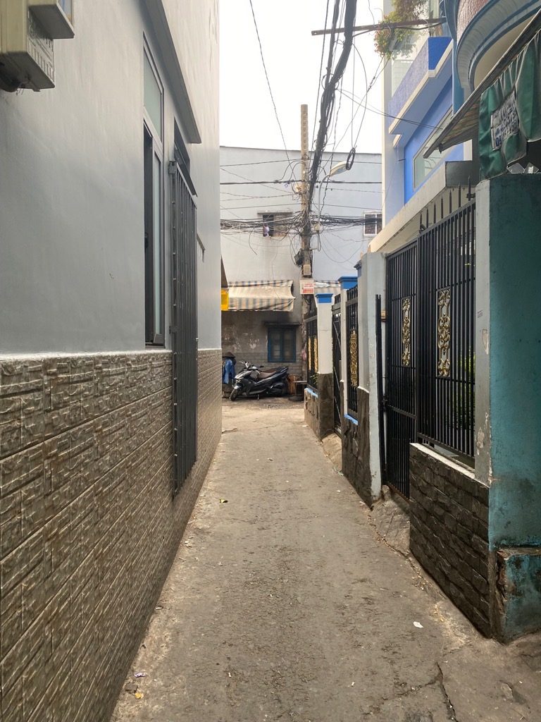 Bán Nhà Phạm Phú Thứ, Phường 4, Quận 6.Dt 25m2 x 3 tầng (2.65 x 10). Giá 4.1 tỷ TL.