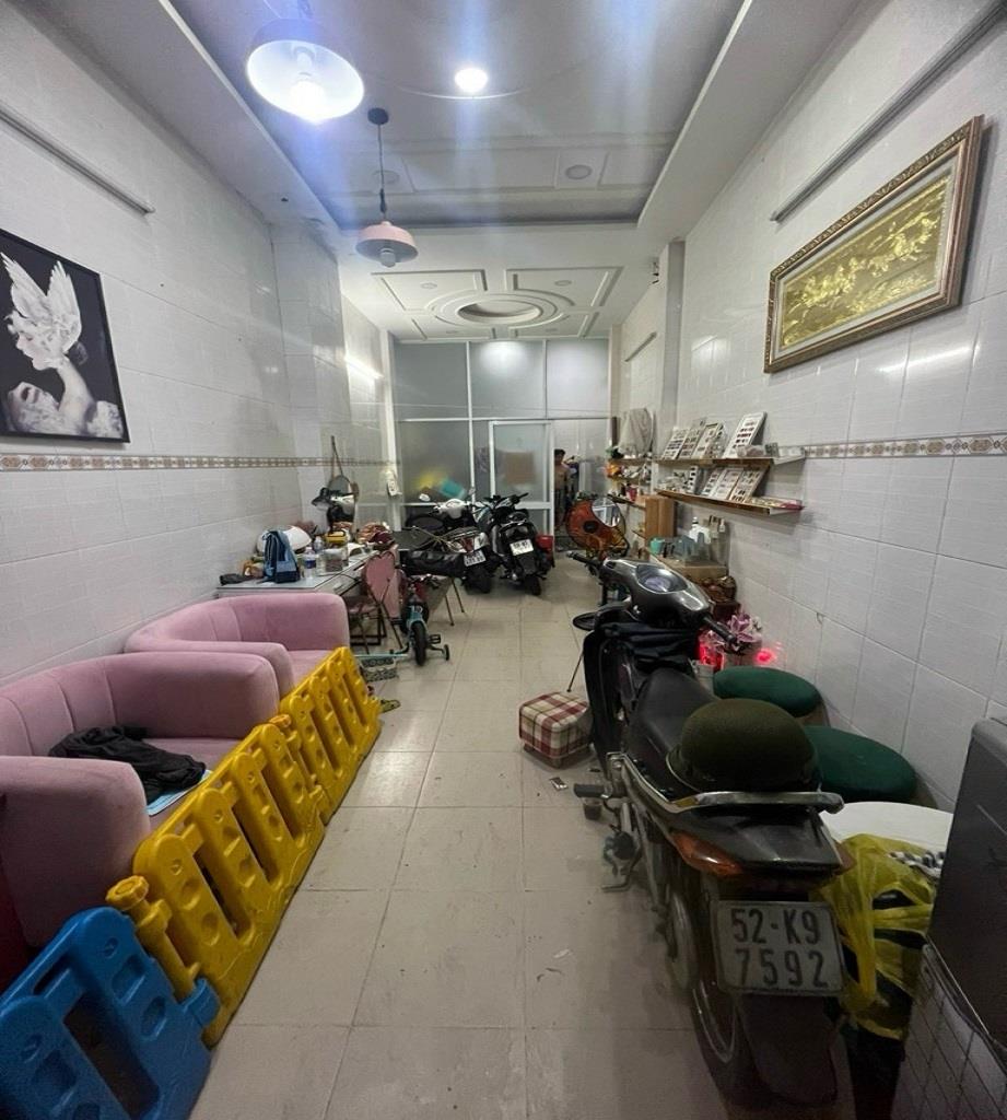 Bán nhà HXT Bình Trị Đông, Bình Tân, DT 36m2 - 5 tầng - 5PN, 4WC, Giảm còn 4.2 tỷ TL.