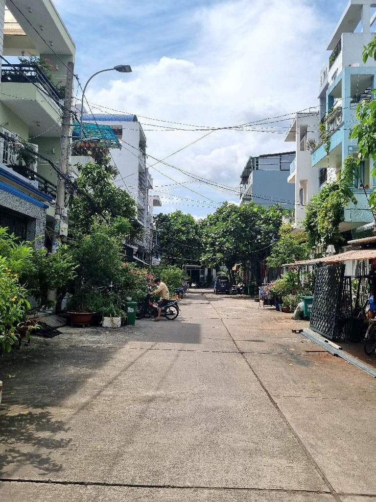 Bán Nhà Nguyễn Quý Yêm ,Phường An Lạc, Quận Bình Tân.DT 64m2 x 4 tầng (4 x 16).Giá 7.4 Tỷ TL.