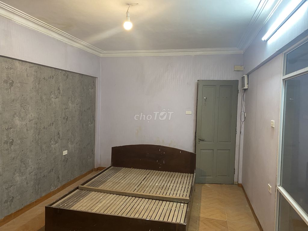 Chính chủ cho thuê căn hộ tập thể ngõ 455 Kim Mã, Ba Đình, Hà Nội.