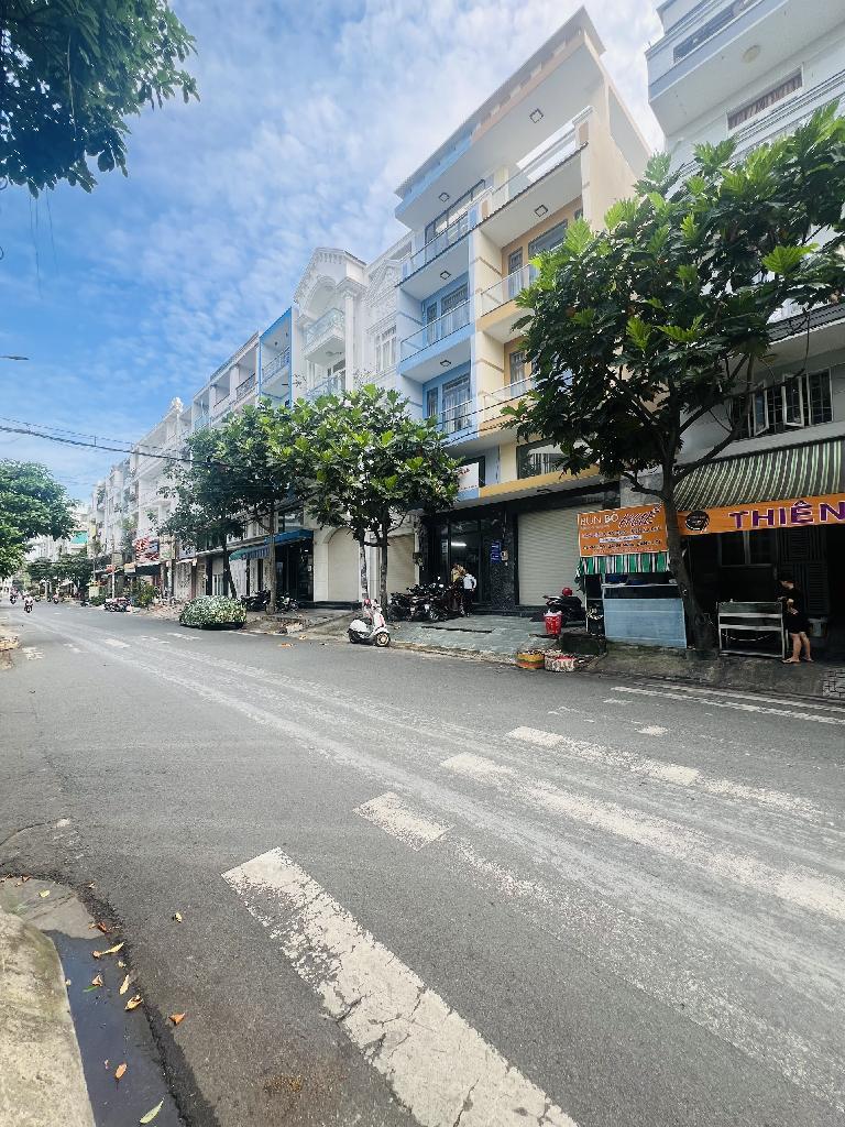 Bán Nhà Mặt Tiền Trần Văn Kiểu,Phường 10, Quận 6 DT 72m2 x 5 tầng (4 x 18). Giá 10.7 tỷ TL