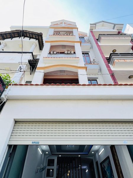 Nhà 4mX20m chỉ 8tỷ ít gần SVĐ Phú Thọ có HĐ thuê 470triệu/năm