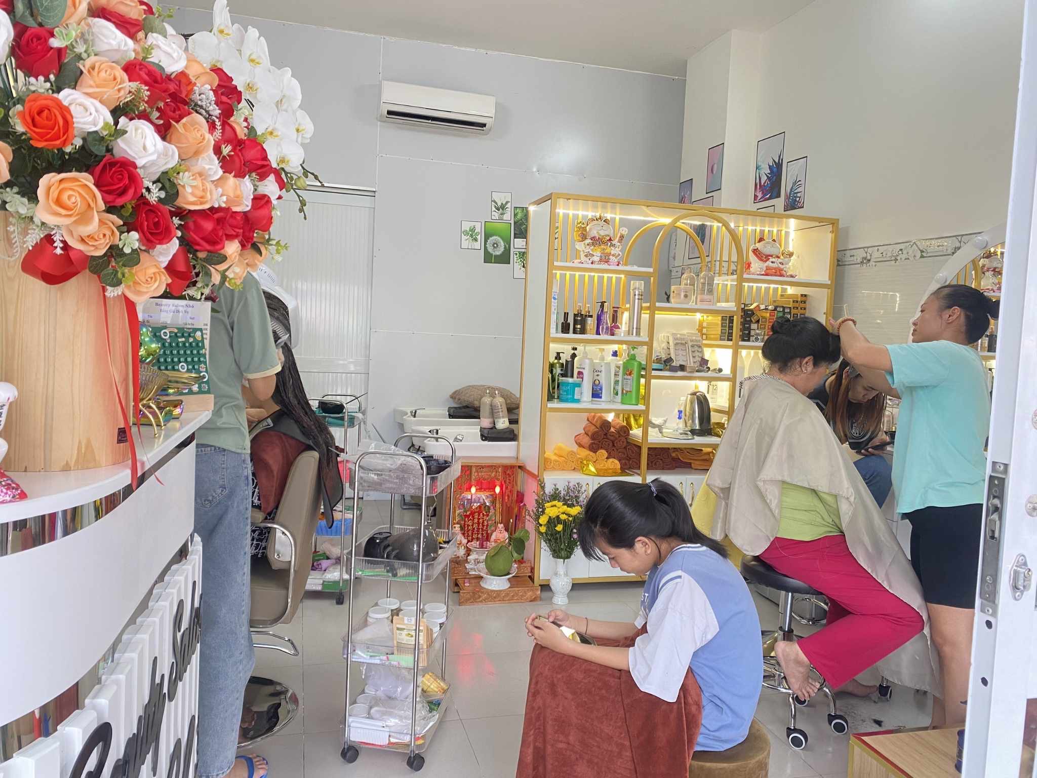 CHÍNH CHỦ CẦN SANG NHƯỢNG LẠI TIỆM TÓC_NAIL_MI _TRANG ĐIỂM Ở QUẬN 8 ĐỊA CHỈ 38 Cao Lỗ, phường 4