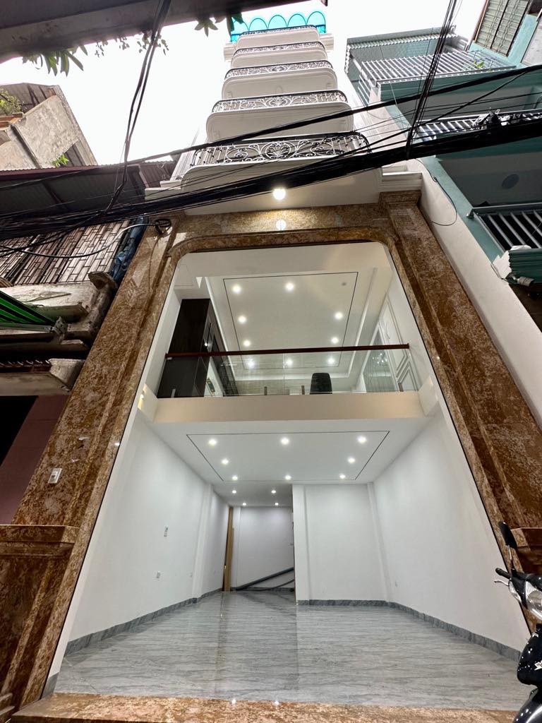 BÁN NHÀ HÀO NAM, ĐỐNG ĐA, 1 NHÀ RA PHỐ, Ô TÔ TRÁNH, THANG MÁY, 80M2 x 7T, MT 6M, 19.9 TỶ