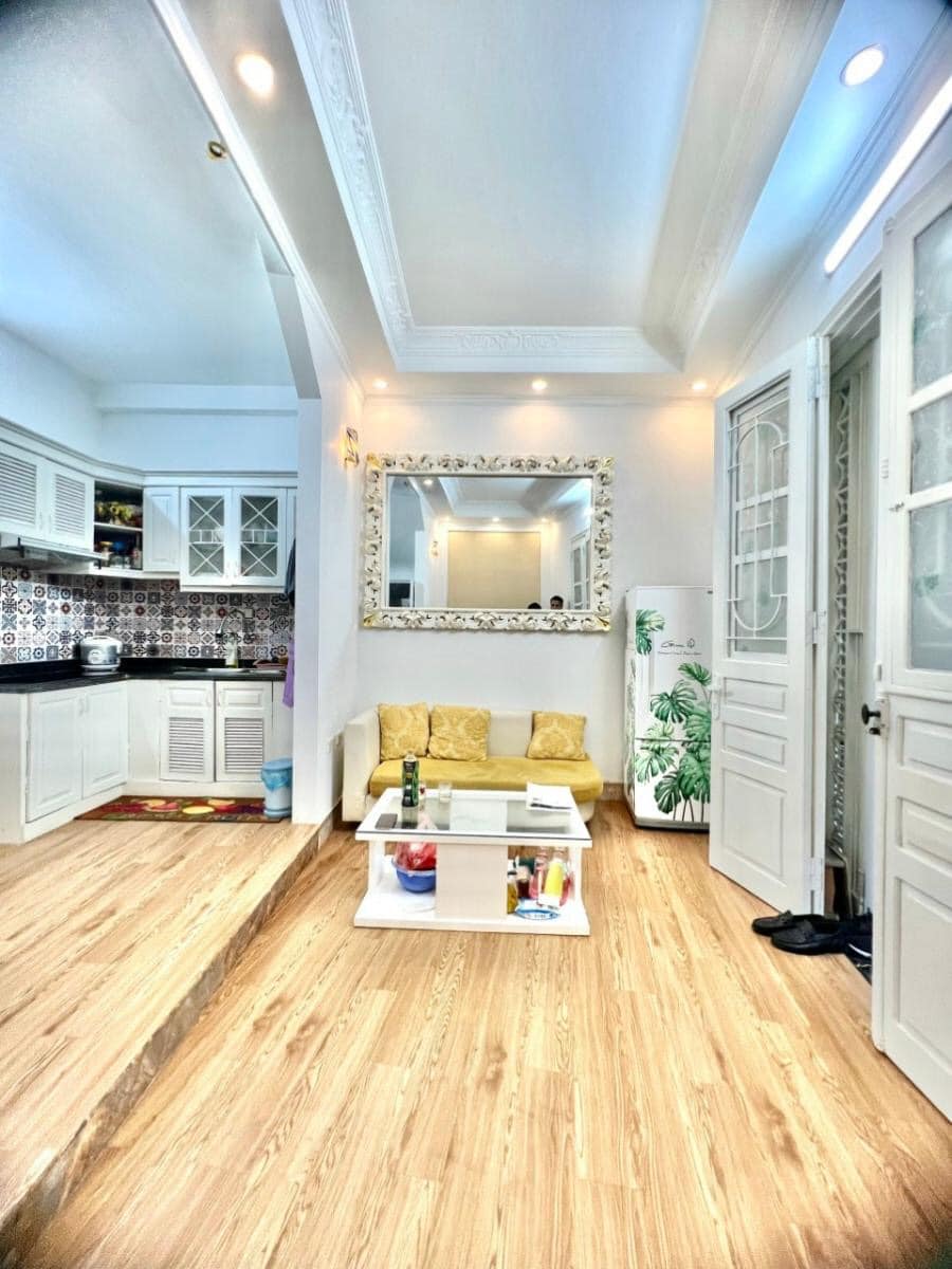 Bán nhà phố Minh Khai, Hai Bà Trưng 30m, 5 tầng. Giá: 4.45 tỷ