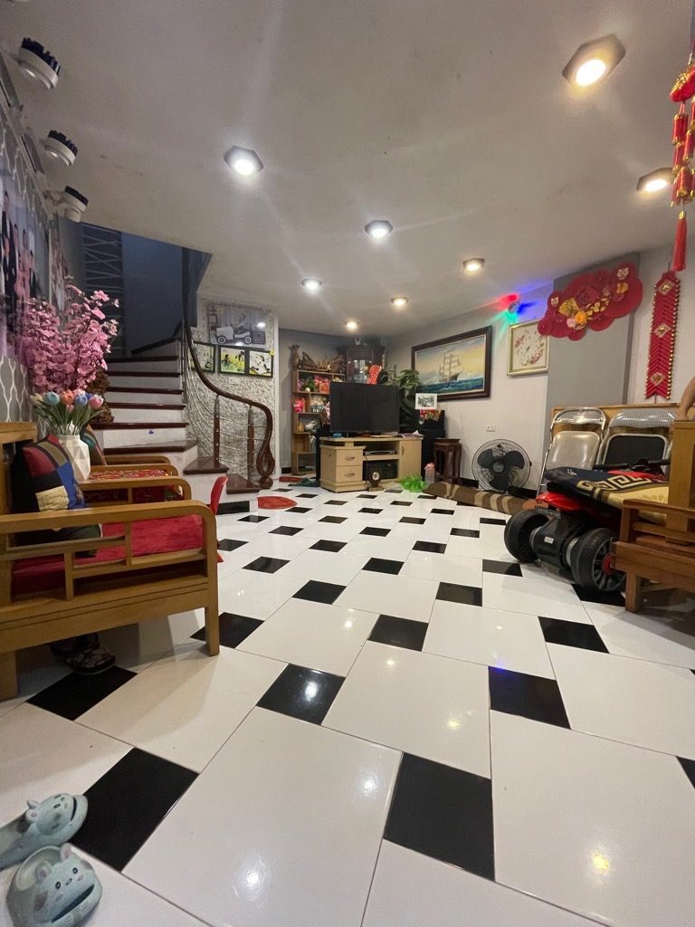 Bán nhà gần TĐC Tứ Hiệp 5 tầng - Ngõ Thông - vài bước chân ra ô tô tránh - 3.99 tỷ