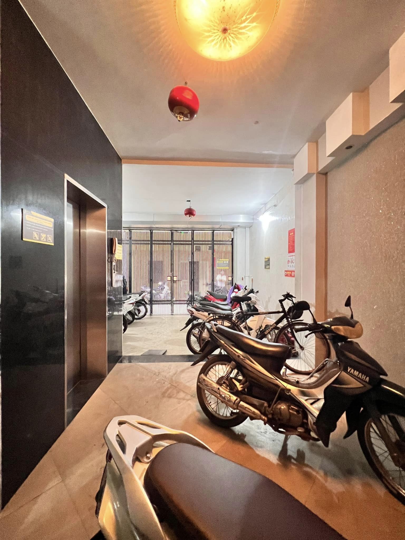 Bán Nhà Kinh Doanh Tốt, 7 Tầng, Doanh Thu Gần 100 Triệu