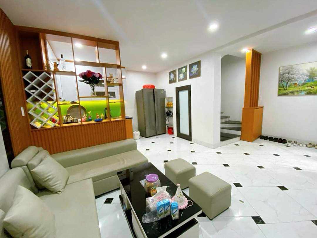 MUA 1 TẶNG 1 MUA Ở TẶNG THÊM CHO THUÊ NGÕ NGUYỄN LƯƠNG BẰNG 42m2,4 tầng ,5.6m mặt tiền, giá 5.35 tỷ.
